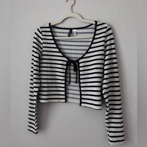 Navy & white tie front top!